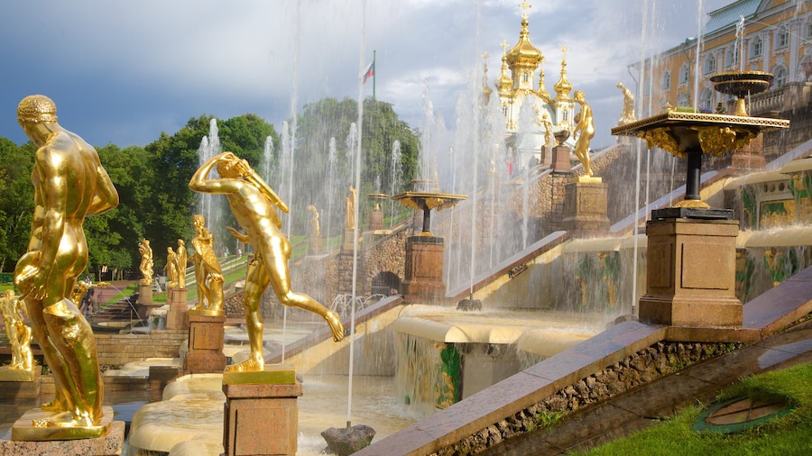 Peterhof Palace and Garden which includes heritage architecture and a fountain