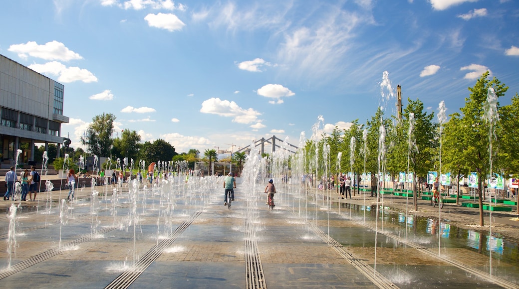 Skulpturenpark mit einem Springbrunnen