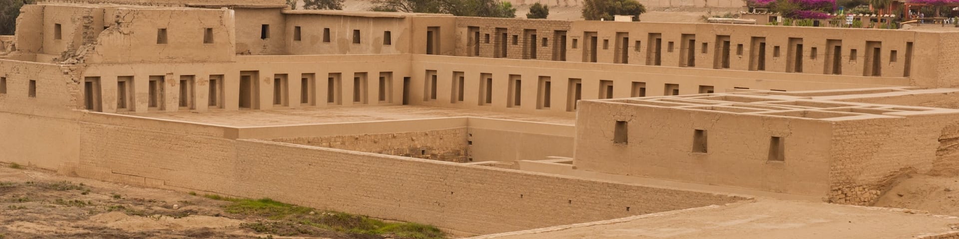 Pachacamac showing heritage elements, tranquil scenes and a ruin