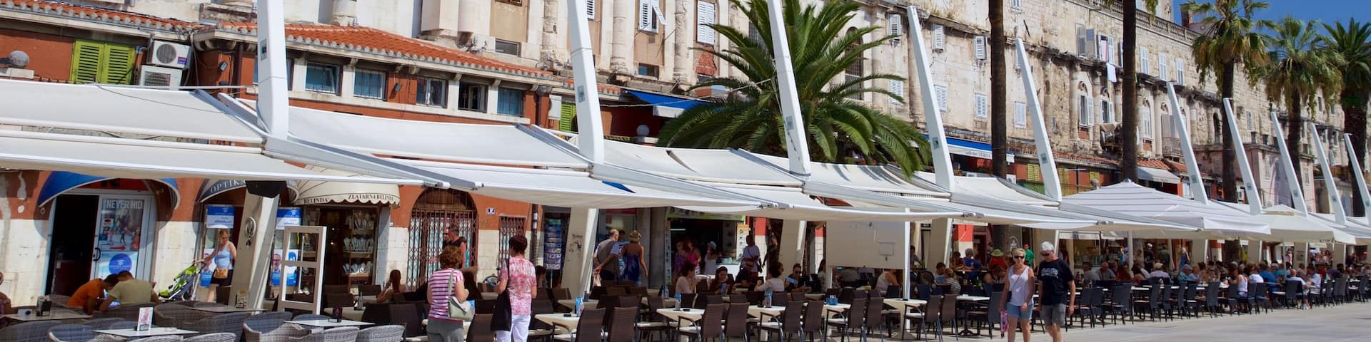 Split Riva som inkluderar al fresco-restauranger