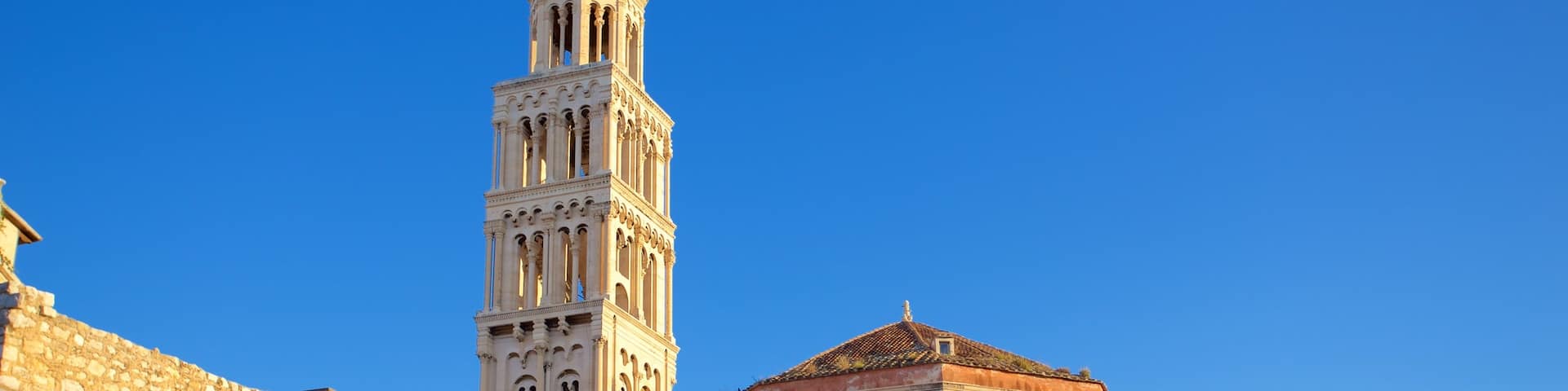 Diocletian\'s Palace showing heritage elements