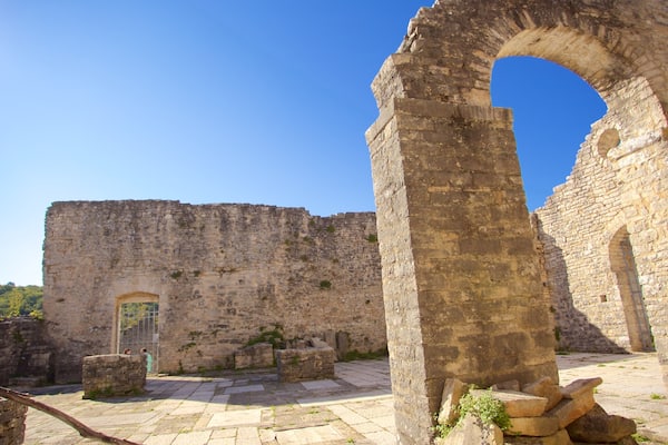 Dvigrad das einen Ruine und Geschichtliches