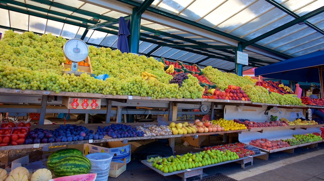 Rovinj showing food