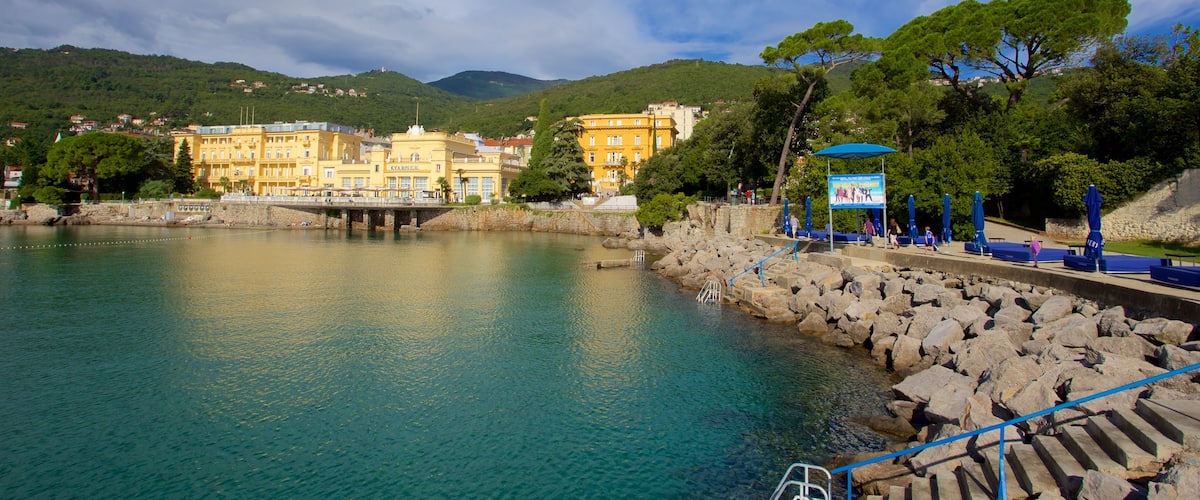 Opatija montrant vues littorales