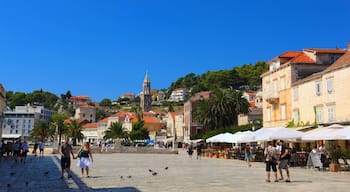 Hvar caracterizando uma praça ou plaza