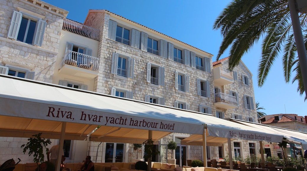 Hvar toont een hotel