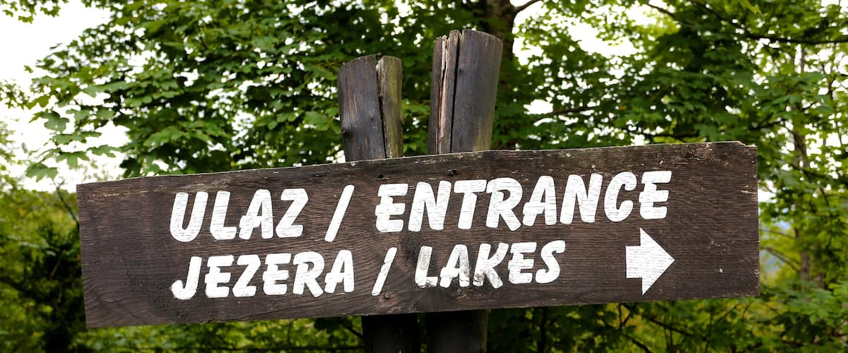 Parque Nacional Lagos de Plitvice - Entrada 1 mostrando señalización