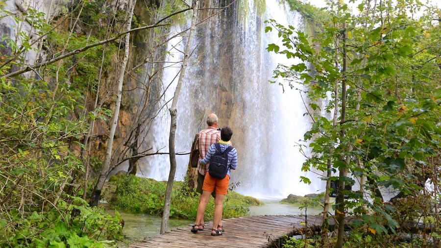 Nationaal Park Plitvička jezera - Ingang 1 inclusief hiken of wandelen en een cascade