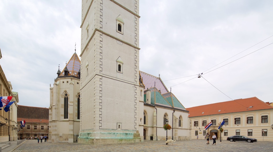 Iglesia de San Marcos ofreciendo una iglesia o catedral