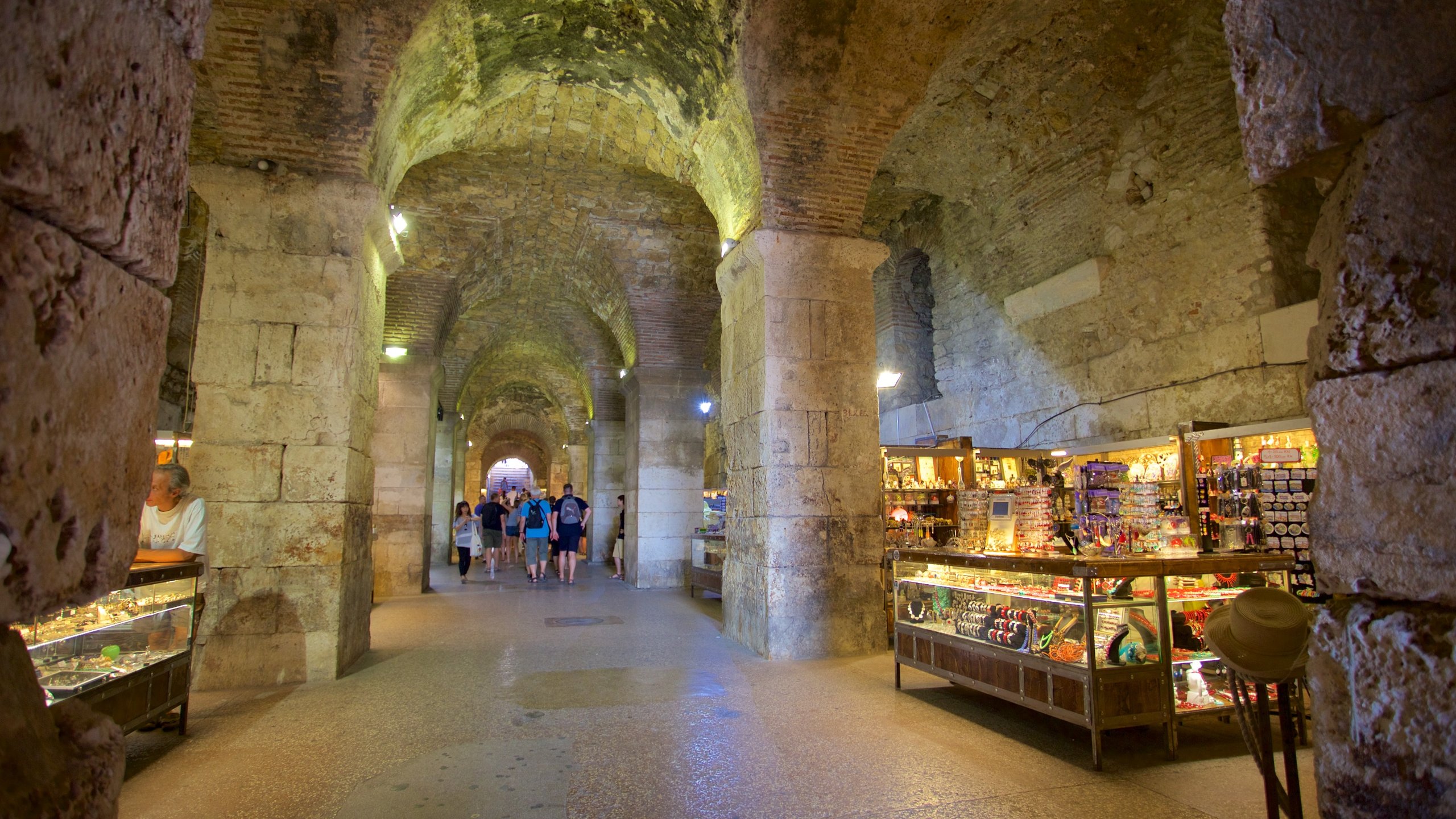 Historical Complex of Split with the Palace of Diocletian - UNESCO World  Heritage Centre