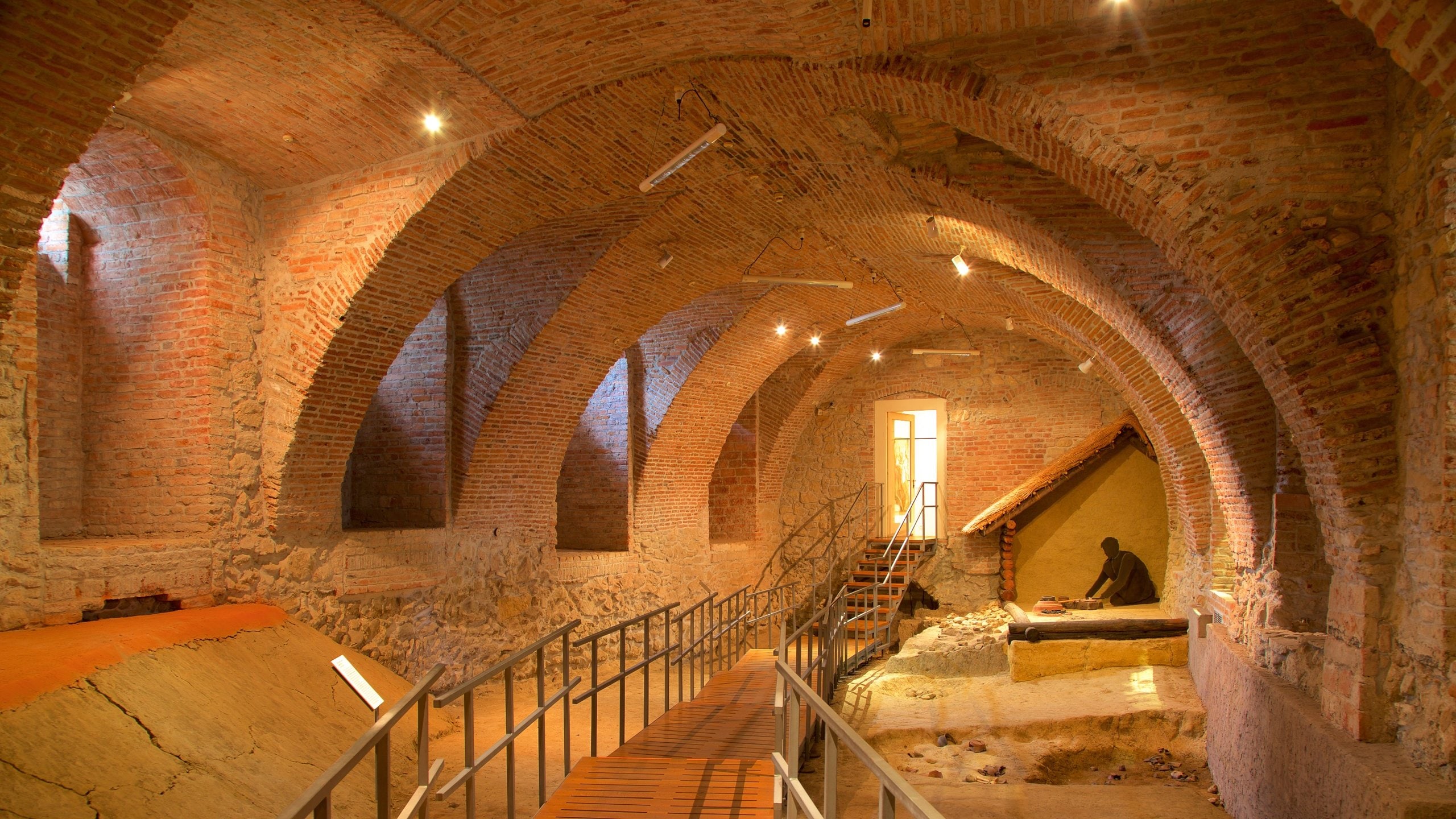 Museo Cívico de Zagreb que incluye elementos patrimoniales y vistas de interior