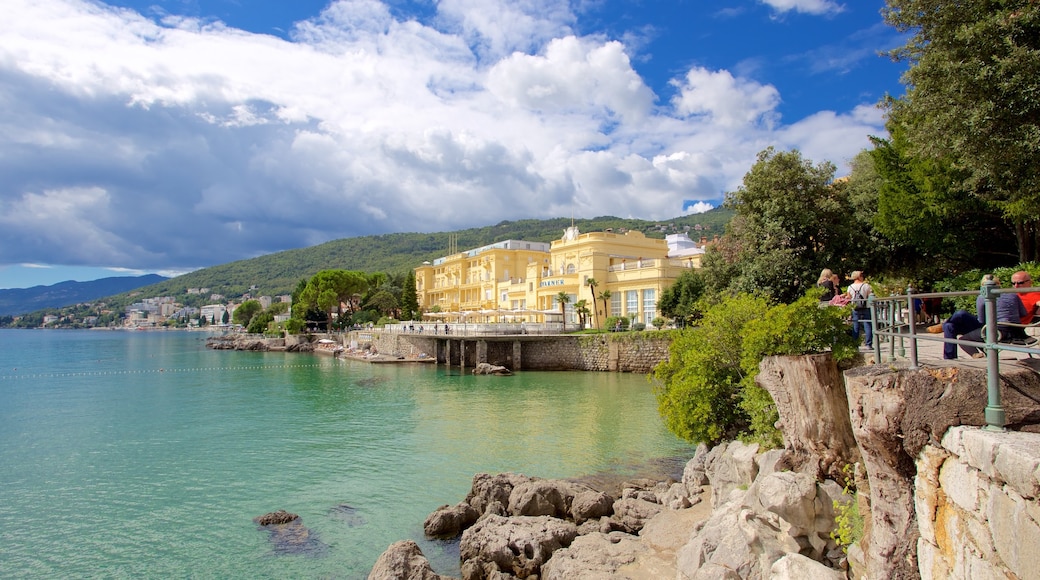 Park Angiolina showing a coastal town and rugged coastline