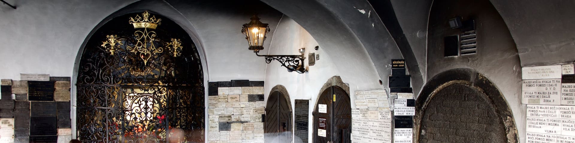 Gespanschaft Zagreb mit einem historische Architektur und Innenansichten sowie einzelne Frau