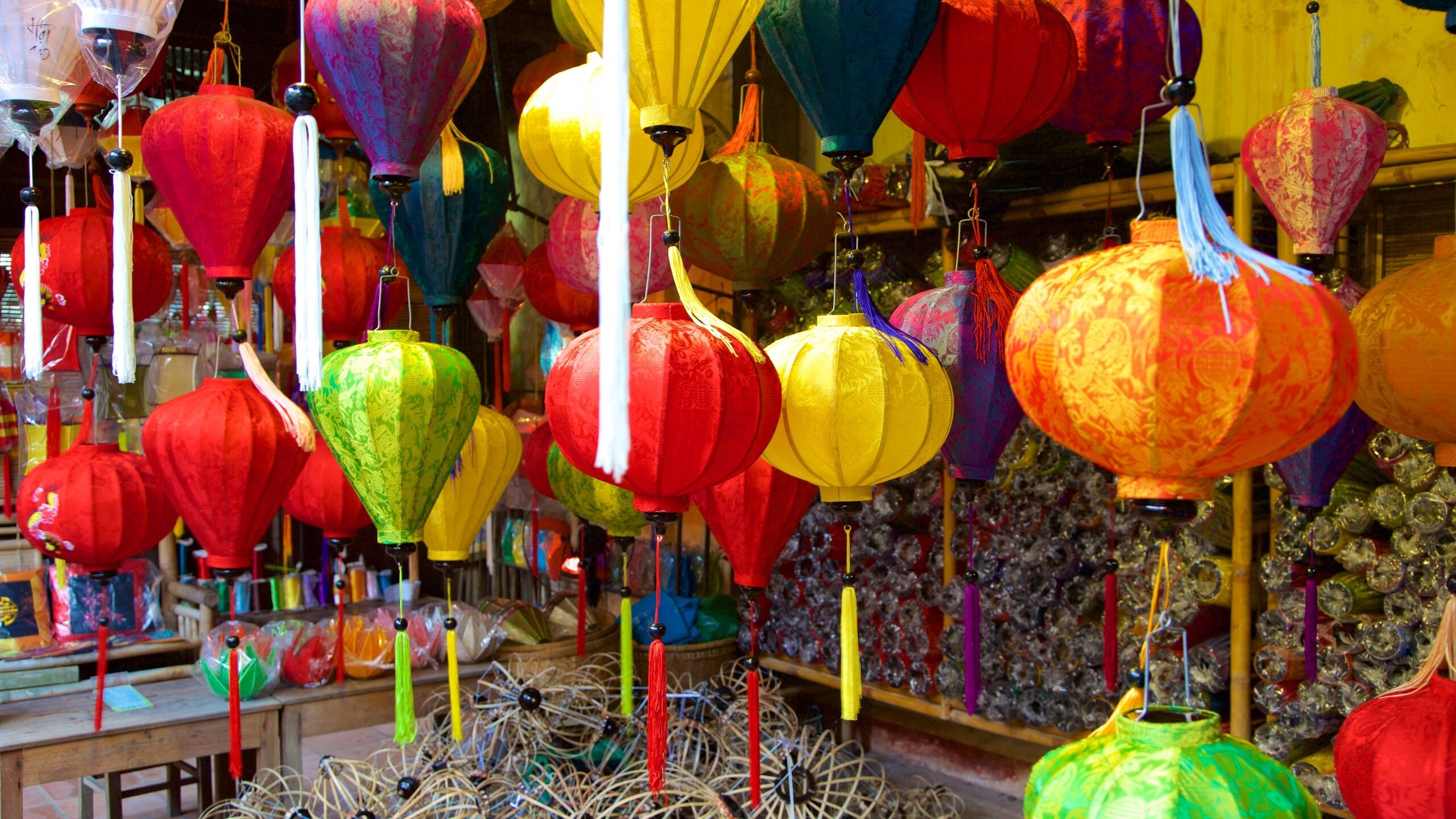 Hoi An featuring markets