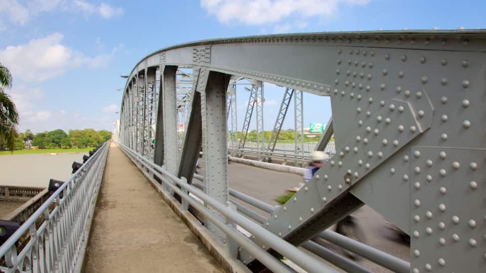 Thanh Toan Bridge featuring a bridge