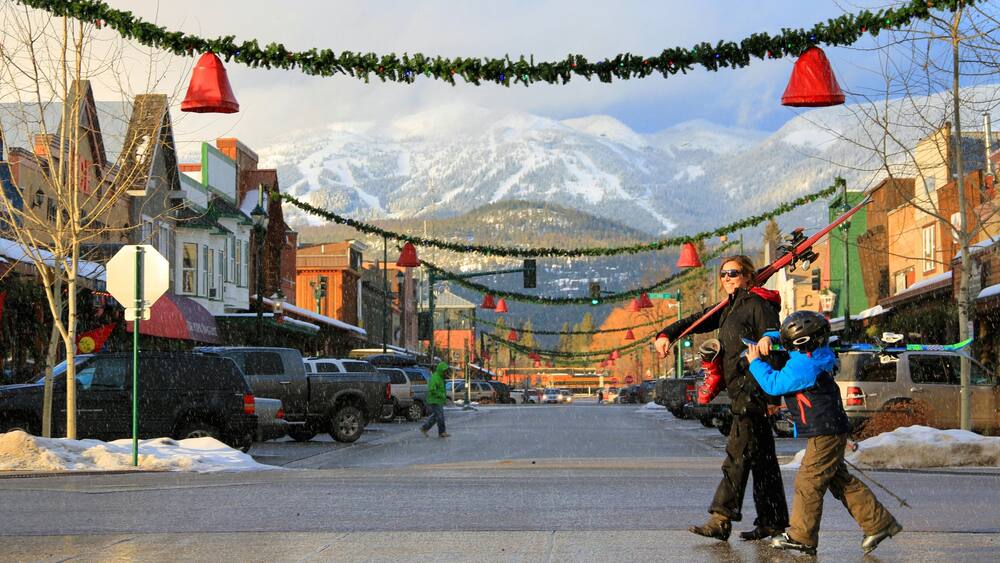 Montana featuring street scenes and a small town or village as well as a family