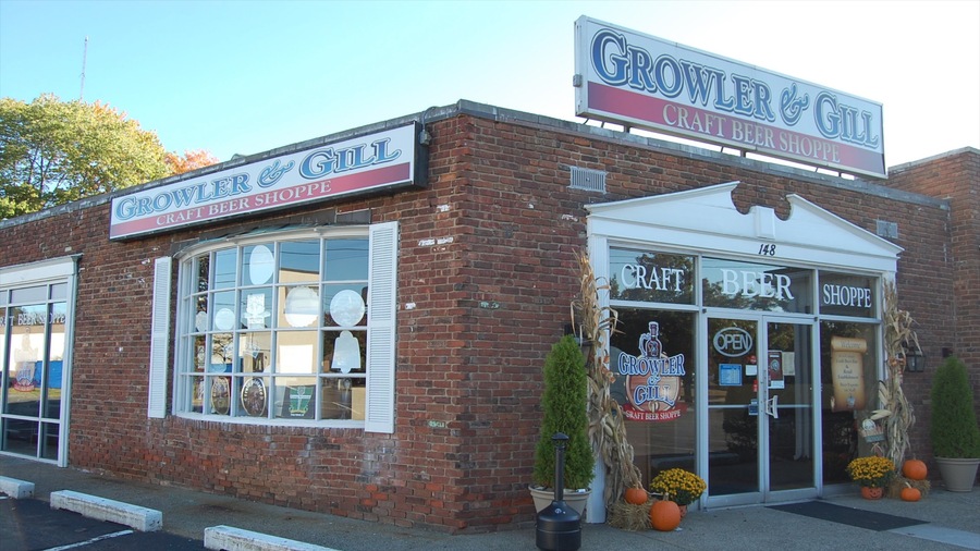 Mahwah - Nanuet showing a bar and signage