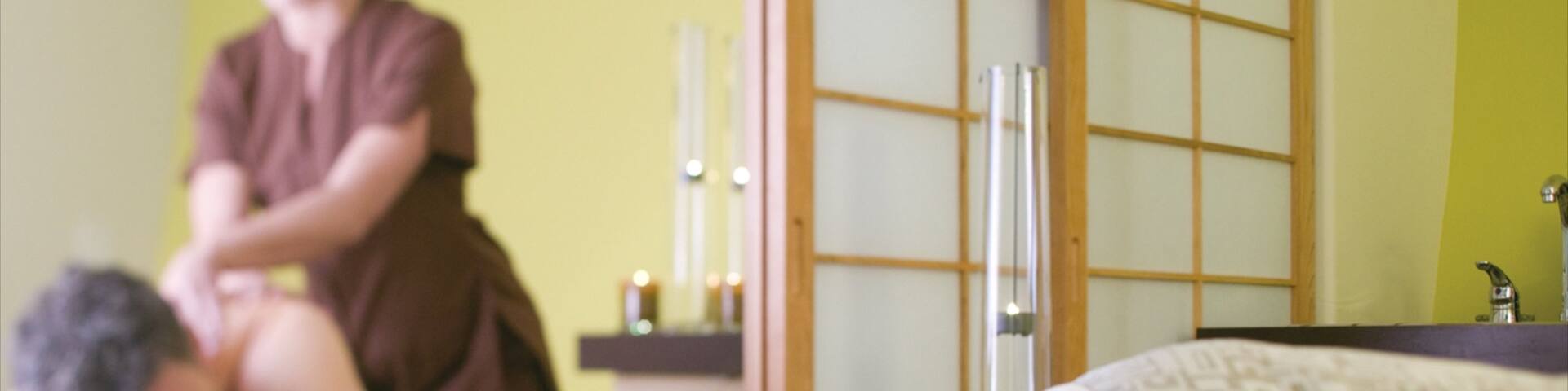 St. George showing a day spa as well as a couple