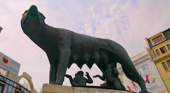 Lipscani ofreciendo una estatua o escultura