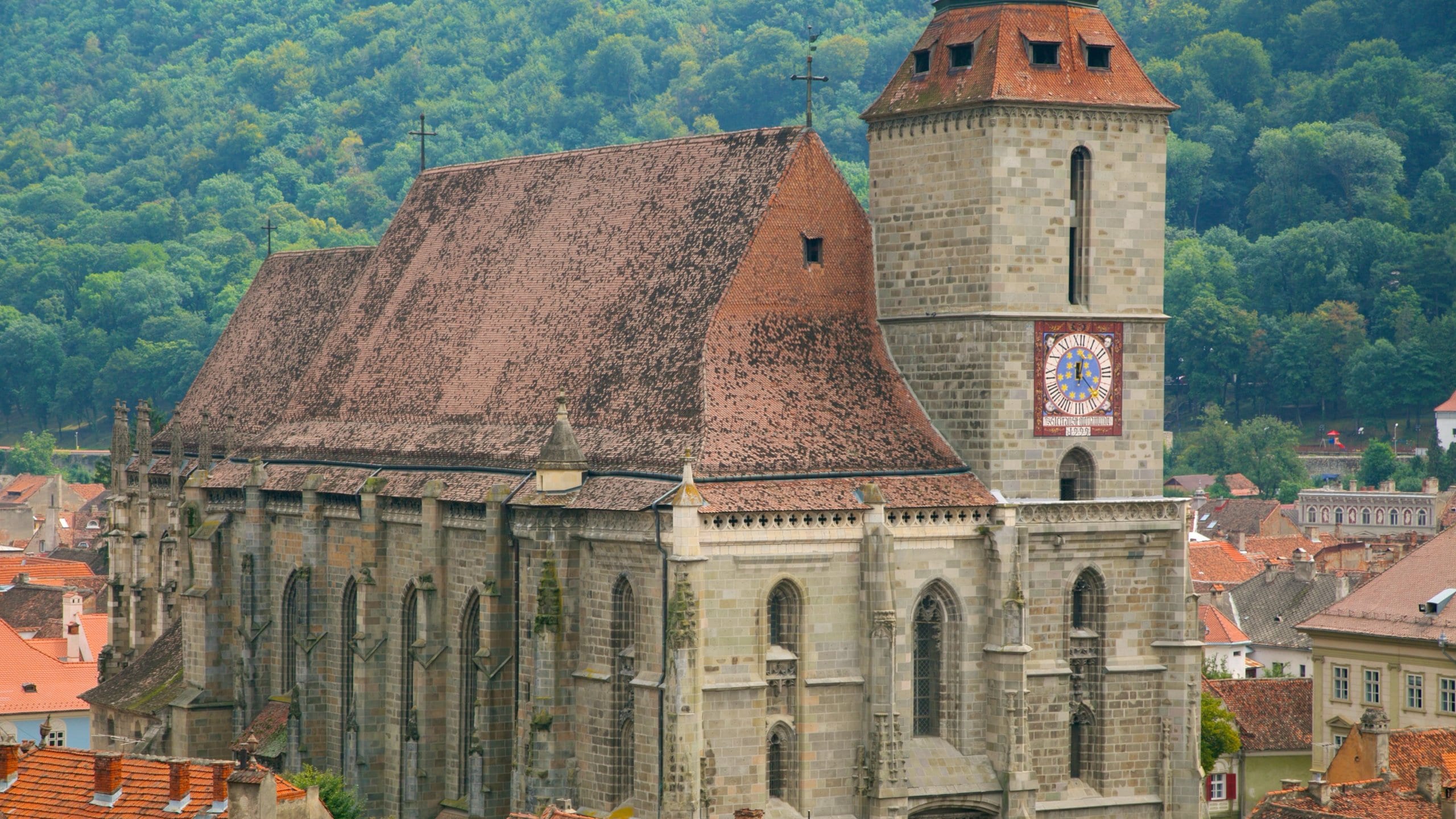 Brasov which includes heritage architecture and a church or cathedral