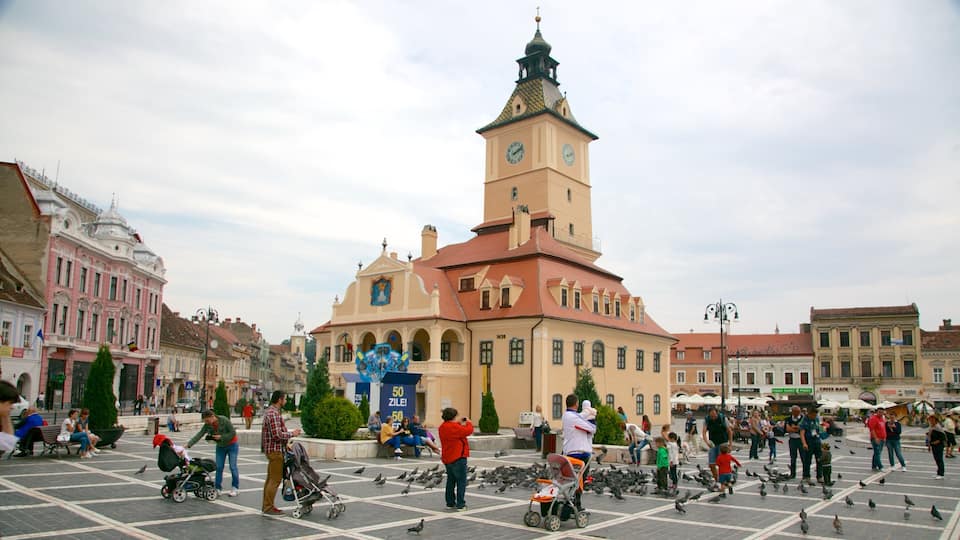 Brasov mit einem Verwaltungsgebäude, Platz oder Plaza und historische Architektur