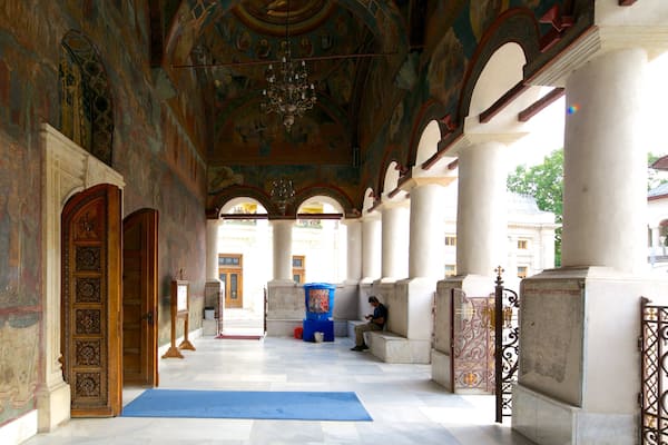 Patriarchale Kathedrale von Bukarest das einen religiöse Elemente, Kirche oder Kathedrale und historische Architektur