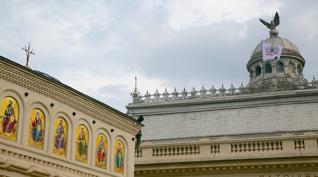 Patriarchal Palace featuring a castle, heritage architecture and heritage elements