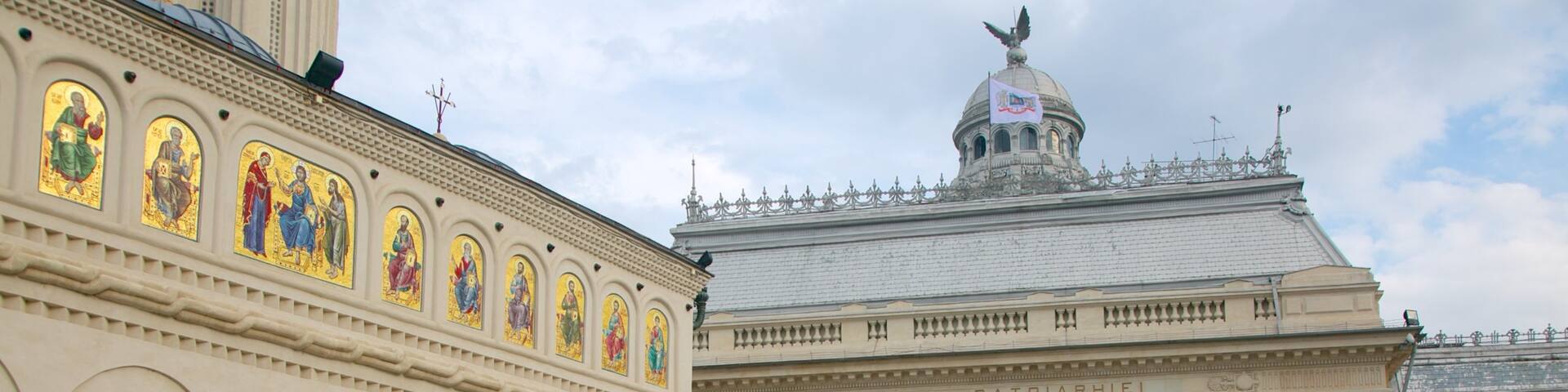 Patriarchal Palace which includes religious elements, a castle and heritage elements