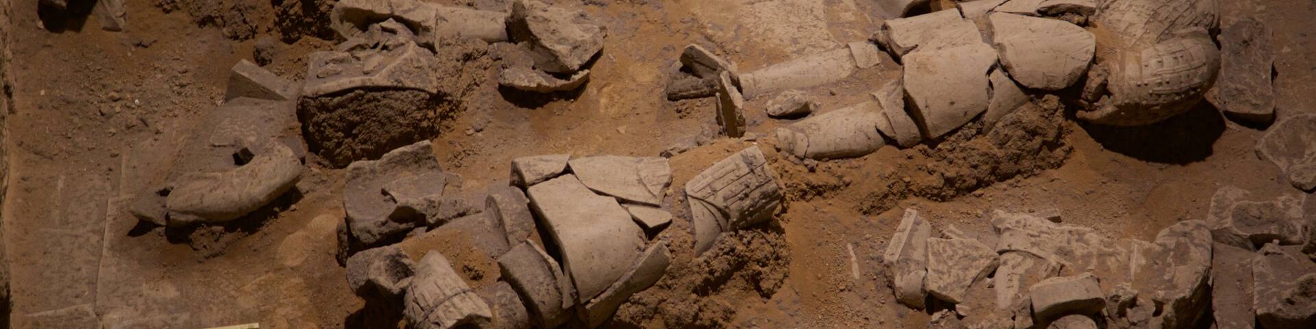 Terracota Army showing building ruins and interior views