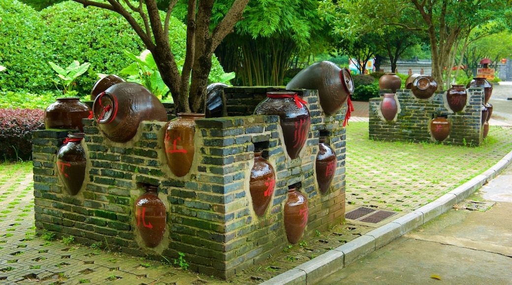 Guilin showing a garden