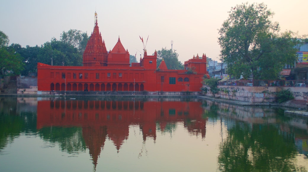 Temple de Durga mettant en vedette temple ou lieu de culte