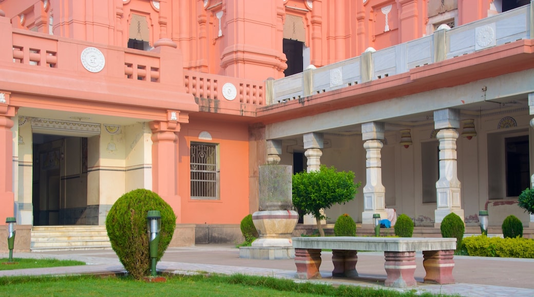 New Vishwanatha Temple which includes a temple or place of worship, heritage elements and heritage architecture