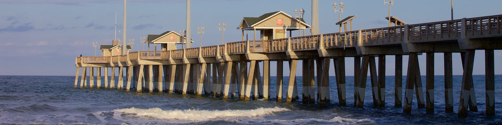 Jennette\'s Pier featuring general coastal views