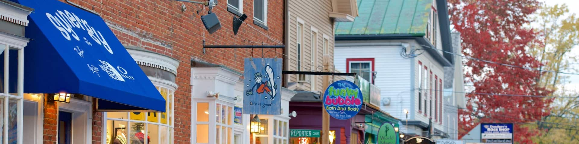 North Conway which includes street scenes