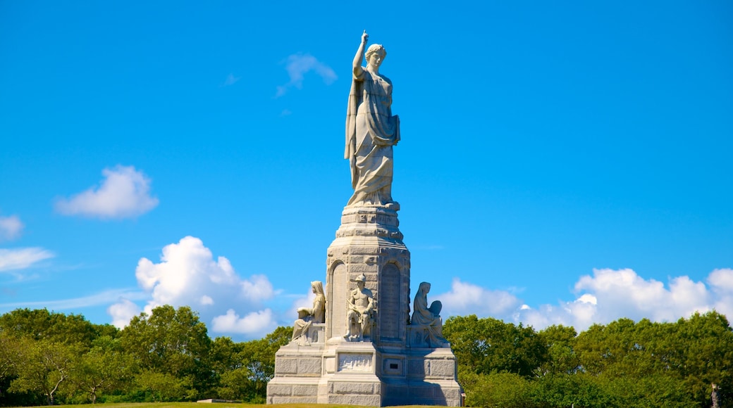 National Monument to the Forefathers montrant statue ou sculpture