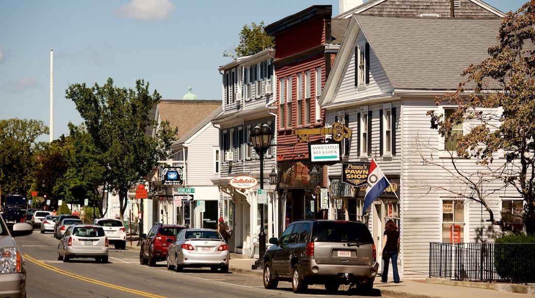 Plymouth showing street scenes