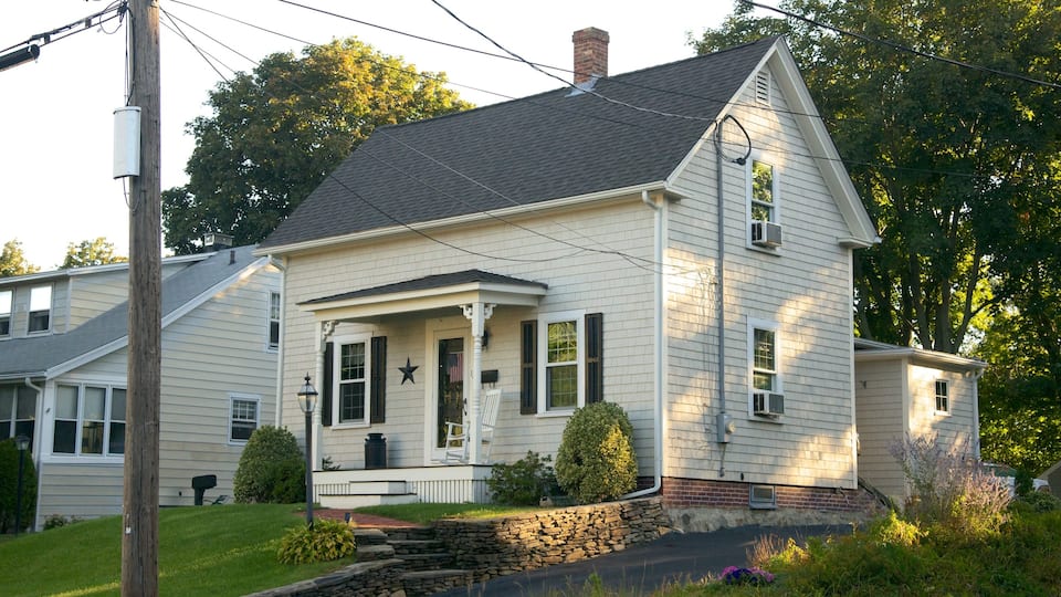 Plymouth qui includes maison