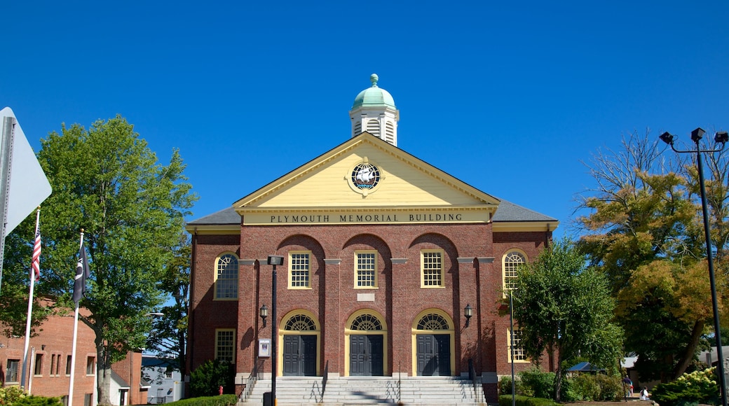 Plymouth featuring a memorial