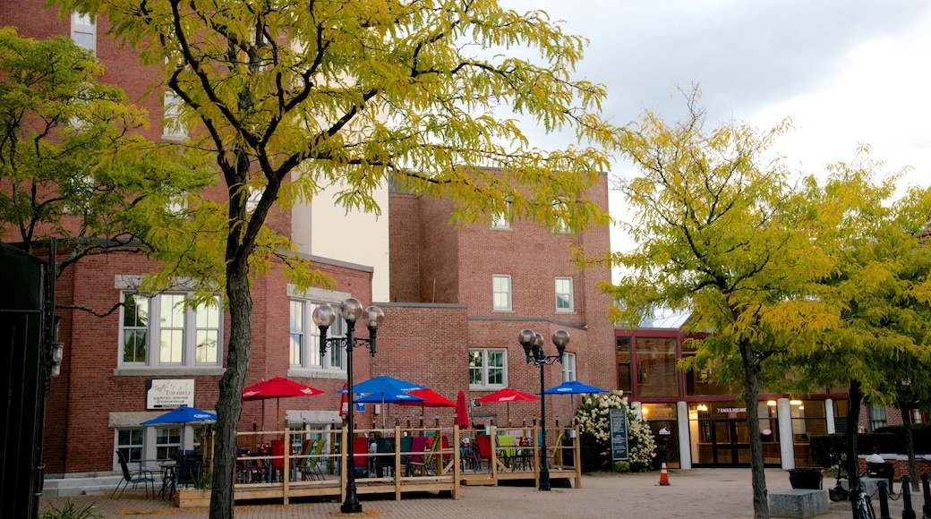 Concord featuring outdoor eating