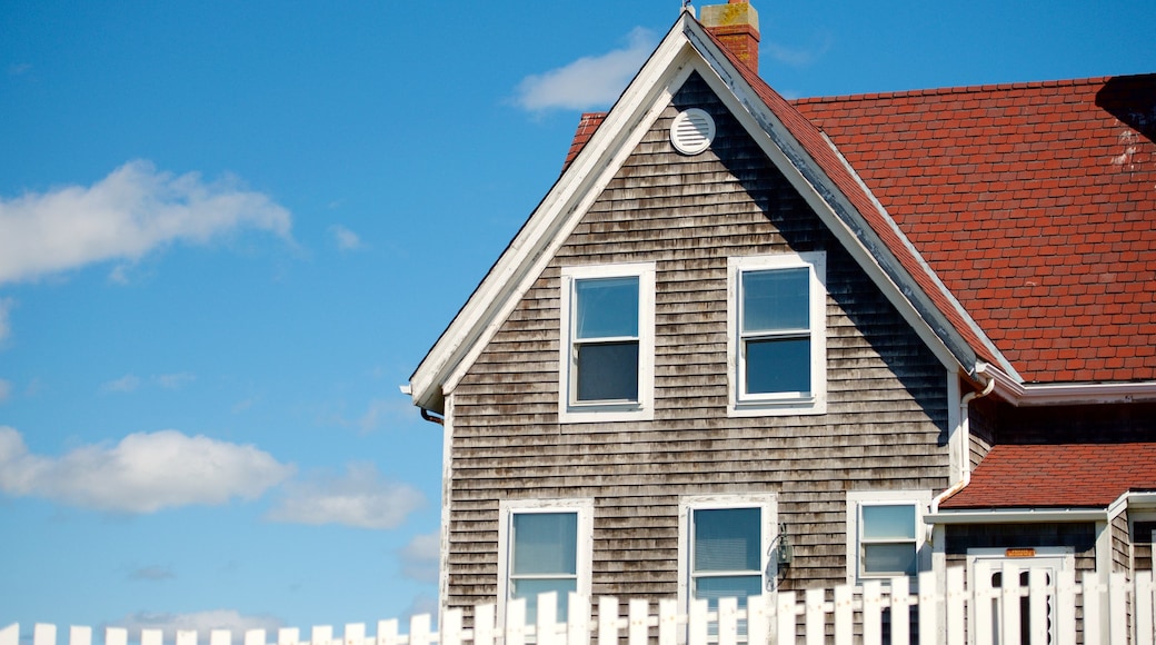 Nobska Lighthouse showing a house