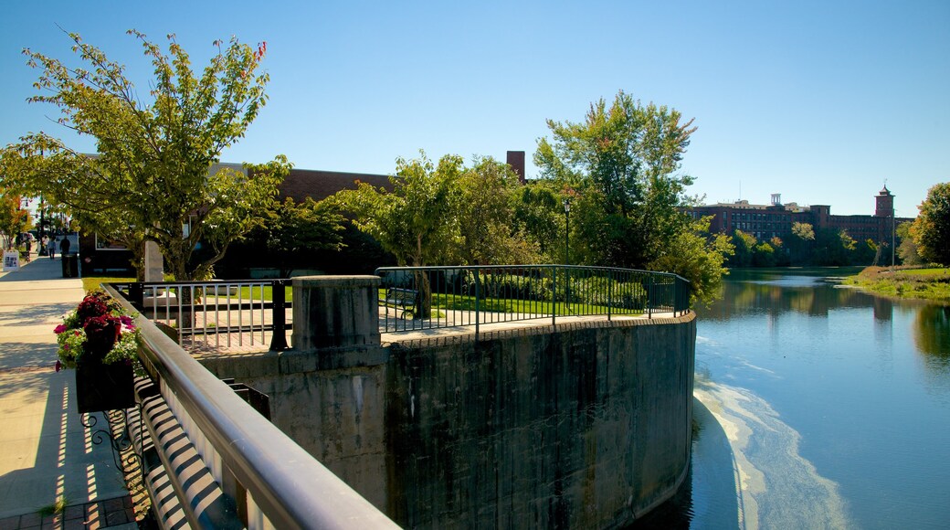 Nashua mettant en vedette riviĂšre ou ruisseau