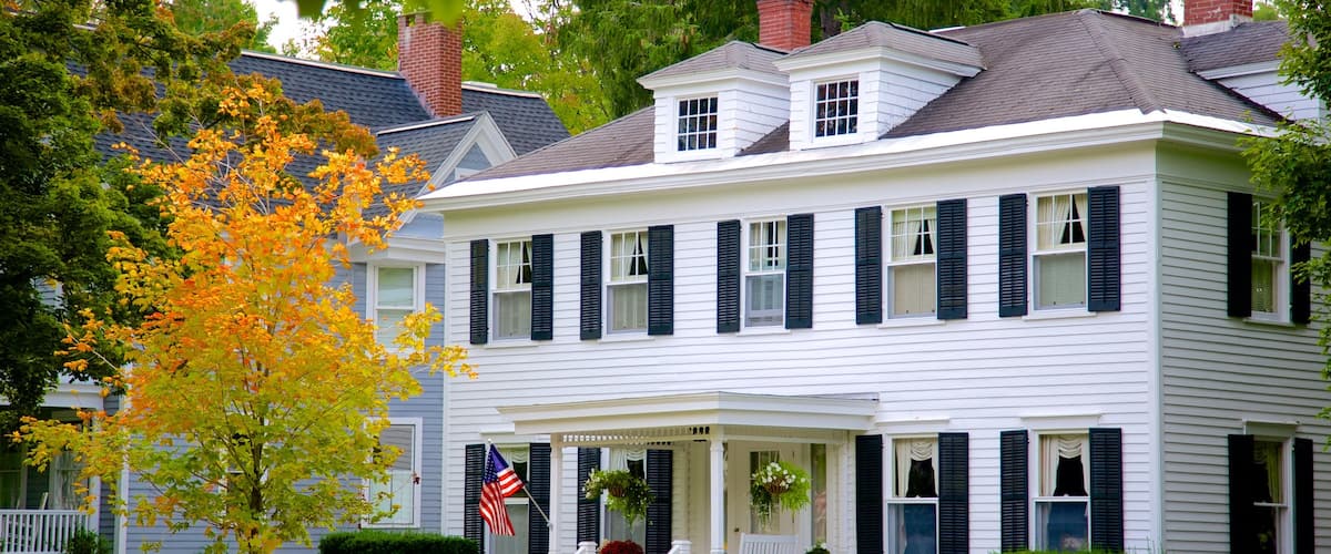 Cazenovia featuring a house