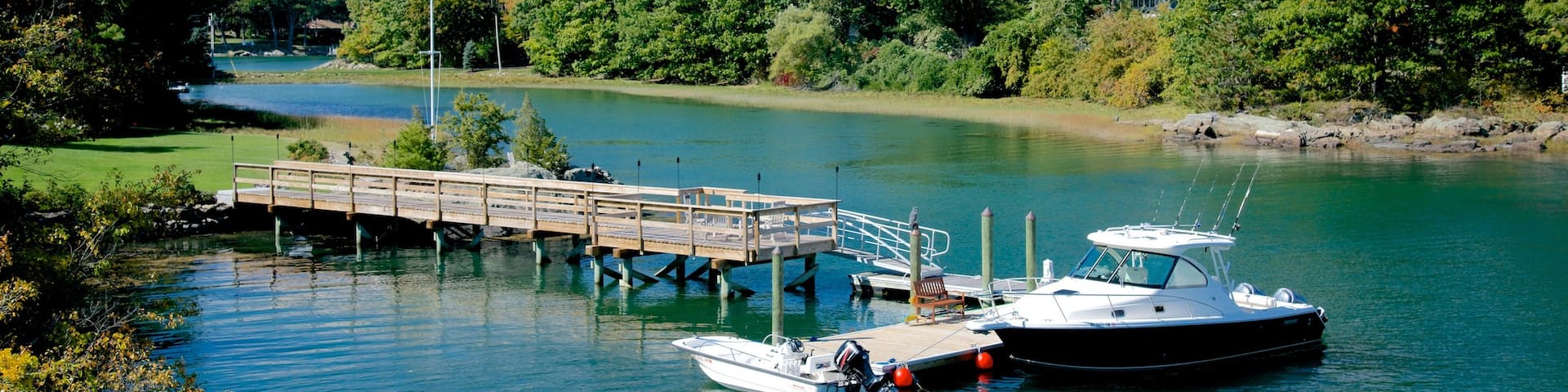 New Castle welches beinhaltet Fluss oder Bach und Bootfahren