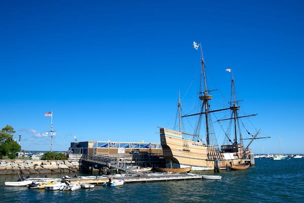 Mayflower II mettant en vedette vues littorales et baie ou port
