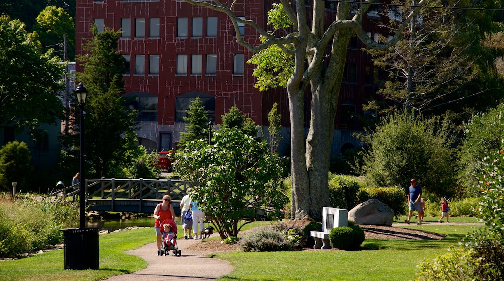 Brewster Gardens