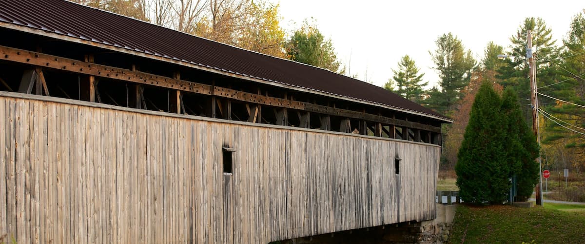 New Hampshire que incluye un puente