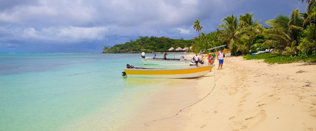 Mana Island featuring a beach