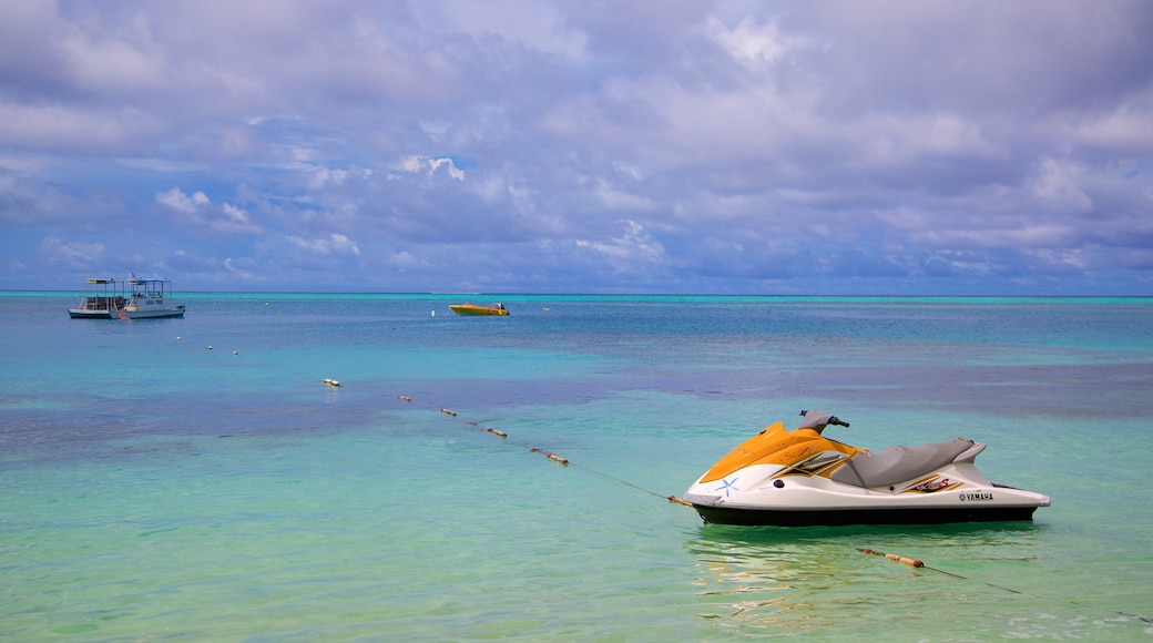 Isla Mana mostrando vistas generales de la costa y jet ski