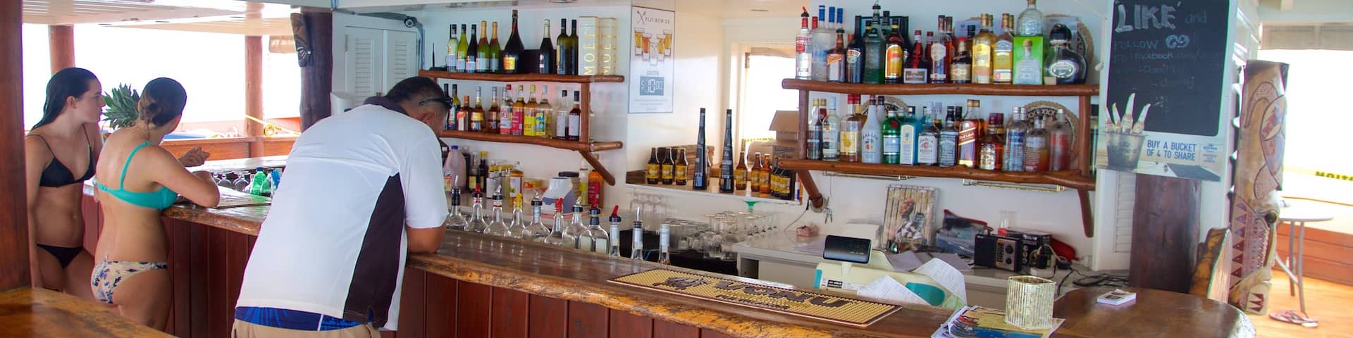 Fiji which includes a bar