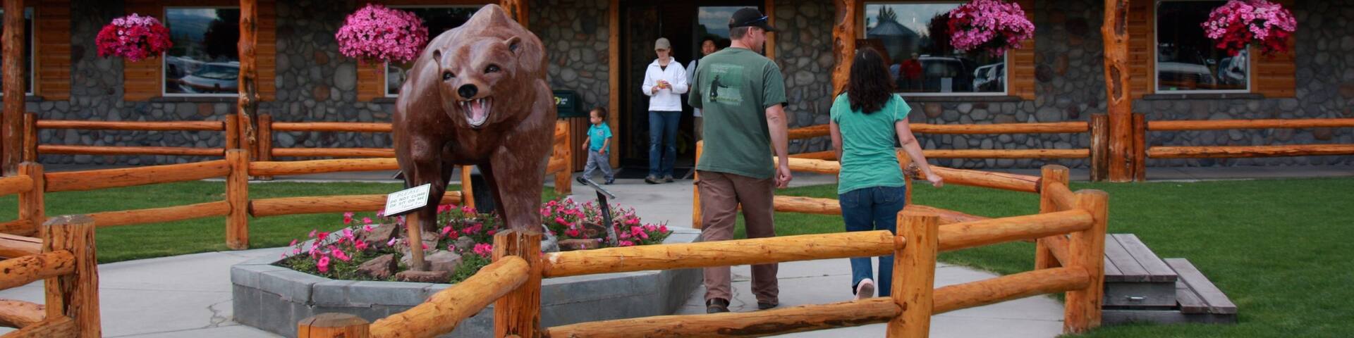 Rexburg which includes a statue or sculpture and shopping as well as a couple